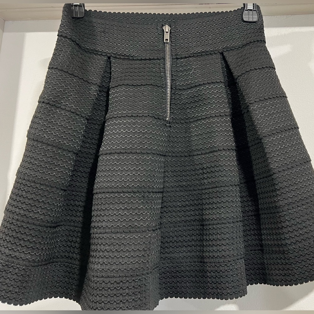 Devin adorable black skirt - Picture 6 of 10